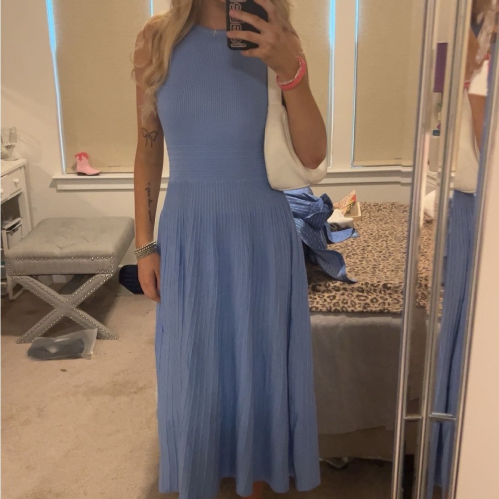 Elegant Blue Sleeveless Dress